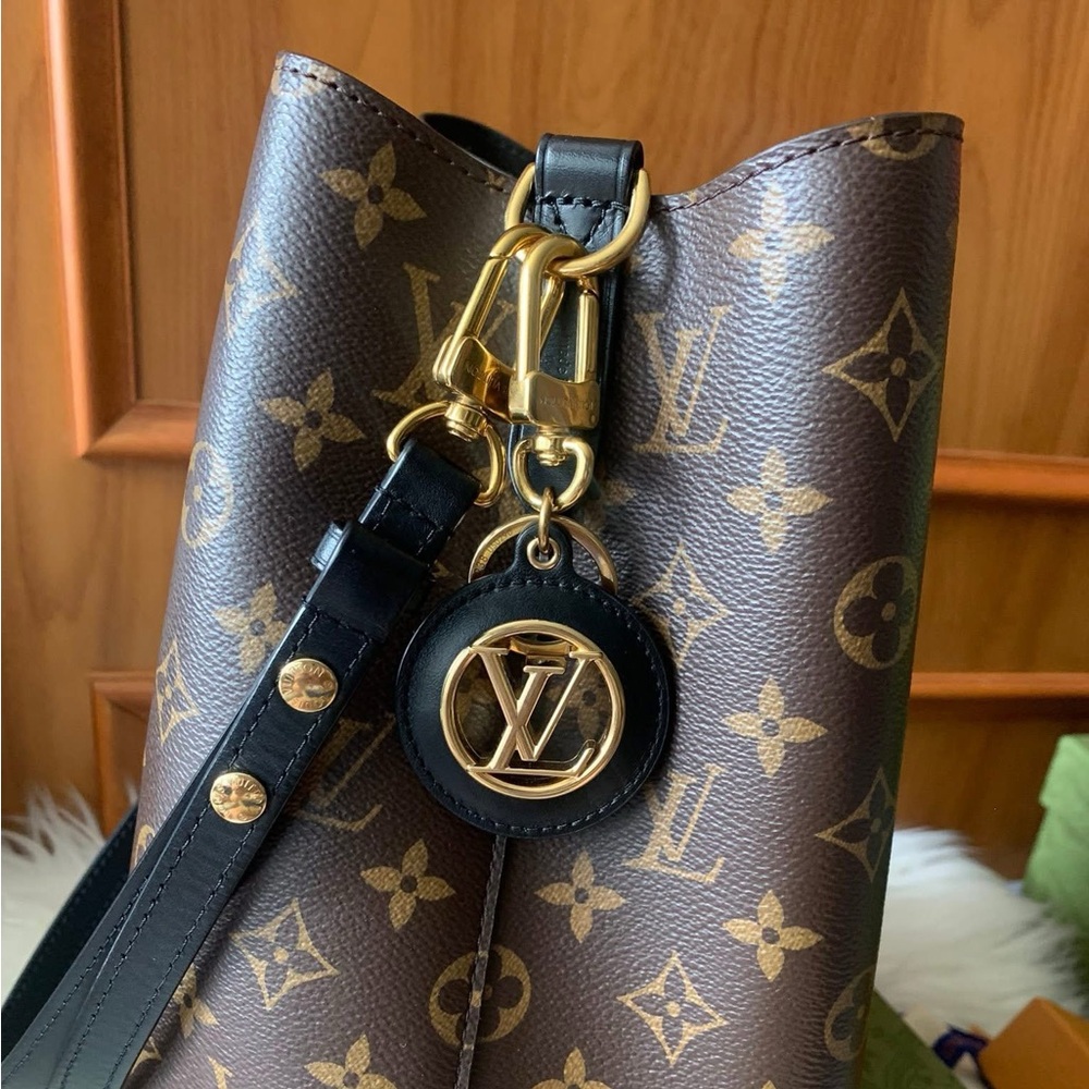 ✨LV Circle Bag Charm & Key Holder ✨